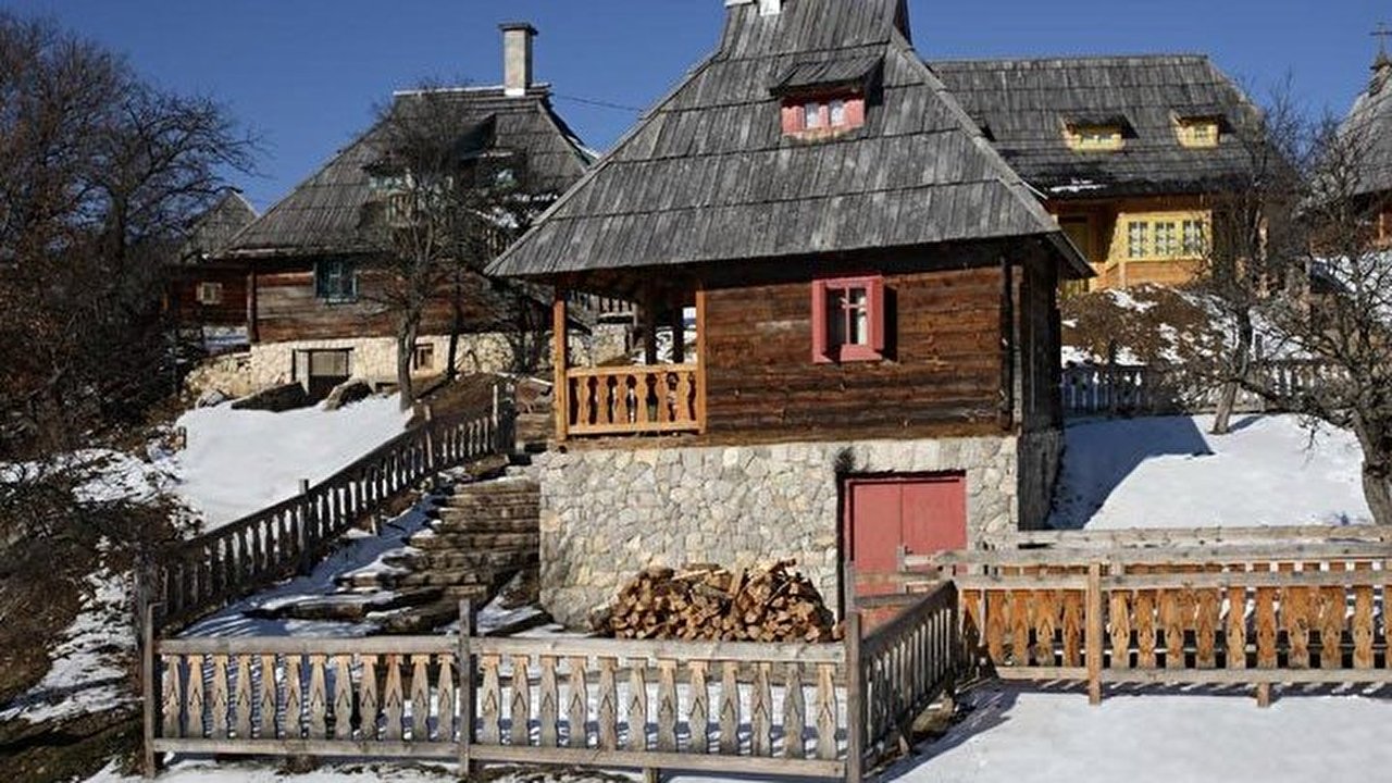 Drvengrad,_Mokra_Gora.jpg