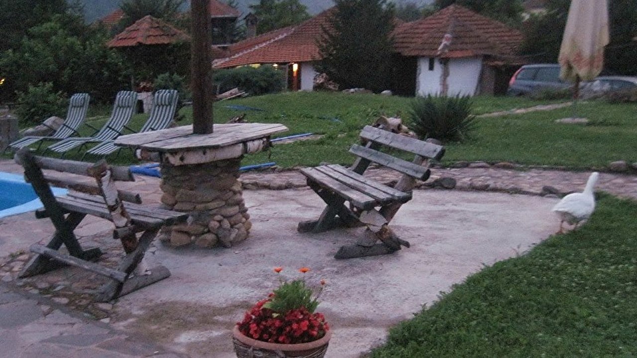 Srna_etno_selo2.jpg